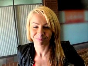 Fantastisk Sexscen Med Het Bitch. Fantastisk Sexscen Organiseras Av En Kåt Och Het Bitch