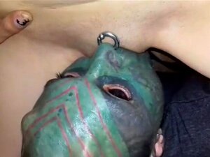 Slicka Med En Bifid Tunga,