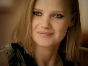 Joanna Kulig Nude From Elles (2011)