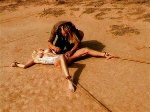 Wilder Anal- Und Vaginalsex In Der Wüste