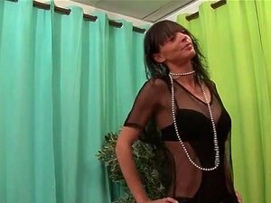 Cette MILF En Lingerie Se Fait Sodomiser Lors De Stepson Casting Porno