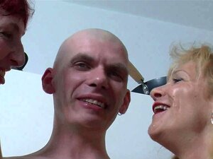 Tyska Milfs Suger Och Knullar En Stor Kuk