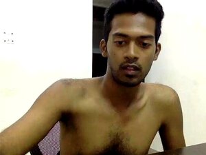 Bekijk Een Hete Indiase Hengst Die Zijn Grote, Harde Lul Op De Webcam Laat Zien. Deze Online Amateurshow Laat Je Smeken Om Meer.