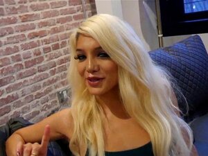 Die Blonde Elizabeth Jolie Wird Von Ihrem Stiefbruder Gefickt. Die Blonde Elizabeth Jolie Wird Von Ihrem Stiefbrüder Gefickt