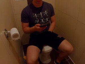 Hot Girl Deilig Stor Rumpe Russisk Sex I Toalett