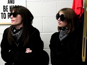 Små Tjuvar Blev Påkomna Och Knullade