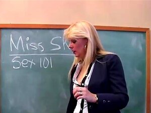 Saucy MILF Teaches You About Her Pussy