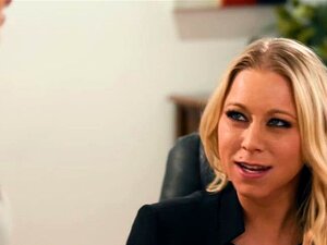 Stiefmutter Erwischt Ihre Stieftochter Und Ihren Chef Dabei, Wie Sie Jede O Lecken. Busige Chefin Trifft Die Stieftochter Ihres Angestellten Wieder In Ihrem Büro. Danach Erwischt Die Angestellte Ihren Chef Und Ihre Stieftochter Dabei, Wie Sie Sich Gegense