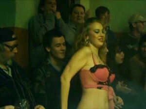 Aneta Krejcikova Desnuda - Poupata 2011. Aneta Krejcikova En Una Escena Desnuda De Poupata Que Se Lanzó En 2011, Nos Muestra Sus Tetas Y Culo, Incluida La Desnudez Frontal Completa, La Actriz Hizo Una Emocionante Escena De Striptease En Ese Video