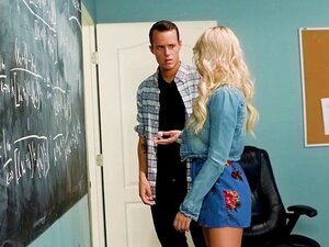 Matematiikan Opettaja Blondi Antaa Kaverille Opiskelijalle Uuden Kannustimen. Matematiikan Opettaja Blondi Alexis Monroe Antaa Tietämättömälle Kaveriopiskelijalle Uuden Kannustimen Oppia Riisumalla Hänet Alasti
