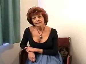 Pipe D'une Grand-mère Rousse Et Milf