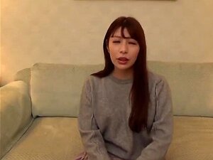 Βογγητά και αναστεναγμοί για το κορίτσι έξω και χύσιμο μέσα της