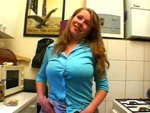 Isotissinen Amatööri Söpö Tyttöystävä Imee Ja Panee Spermalla