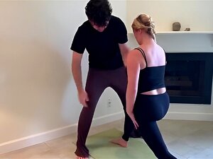 Gruba Blondynka Macocha Chcę Się Pieprzyć Uprawiając Jogę I Walenie Jej Pasierba