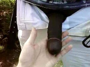 Piękny Czarny Kutas Obciągany W Parku