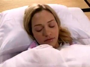 Ξυπνώντας την κοπέλα του θετού αδερφού για σκληρό σεξ και κρέμα