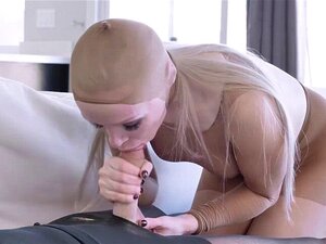 Hingsten Fyller Natasha James Hunger Och Gör Henne Tillfredsställd. Hingsten Sliter Upp Natashas Strumpbyxor Och Stoppar Sin Korv I Hennes Fitta För Lite Djup Penetration. Hennes Fittsaft Täcker Hans Skaft När Han Knullar Henne Från Alla Vinklar Och Fylle