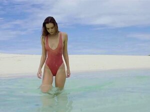 Sexy Alexis Ren Shows Off Her Incredible Physique In A Barely
