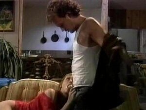 Ginger Lynn In Suzie Superstar - The Search Continues Video, Suzie Superstar - The Search Continues...First Shauna Grant, Dan Ginger Lynn En Nu De Hete Nieuwkomer Alicia Monet! Sharon Kane, Die Niet Alleen Schrijft Maar Ook De Nummers In Deze Film Zingt, 