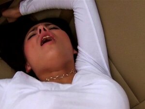 Crvenokosa Ljepotica Udara Veliki Kurac Iz Perspektive U Javnosti. Crvenokosa Slatkica Vanessa Decker Stopirala Je Stranca Autom I Nakon Razgovora S Njim Zaustavio Se, A Ona Mu Je Pušila I Jebala Iz Perspektive U Tišini