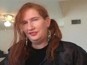 Gruba Przyrodnia Siostra Caitlyn Jenner W Horrorowskich Historiach Bdsm. Crystal To ładna Potworna Kobieta, Która Wciąż Przechodzi Przez Swoją Zmianę Płci. Kiedyś Biła Swojego Przyrodniego Brata Caitlyn Jenner, Który Dorastał. W Każdym Razie, Oglądaj, Jak
