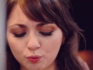 Mooie Secretaresse, Mooie Secretaresse Neukt Met Haar Leuke Vent