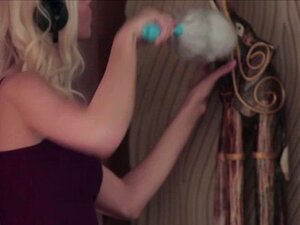 Kiara Lord Ja Lynna Nauttivat Intensiivisestä Orgasmista