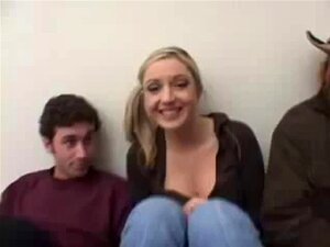 Sexy Blonde Sperma-Ernährung