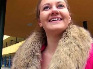 Euro Babe é Arrombada E Fodida Na Floresta Depois De Ser Persuadida Por Dinheiro