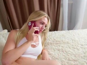 Јебао сам шармантну маћеху док је ова риба причала на телефону - LuxuryMur порно видео - Tube8