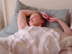 Stiefzus Body Swap - Geile En Sexy College Babe Wordt Geneukt Door Stiefbroer