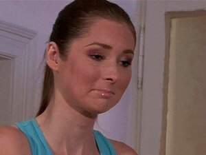 Opa Verführt Die Freundin Des Stiefsohns Zum Schwanzreiten