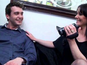 Milf Se Filme En Train De Se Faire Sodomiser Par Un Jeune