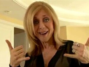 Poczuj Zmysłowość Pornokrólowej Niny Hartley, Gdy Panuje W Tym Ekscytującym Wideo. Zaspokój Swoje Pragnienia I Rozwiń Swoje Najskrytsze Fantazje Dzięki Tej Porywającej Treści Dla Dorosłych.