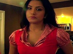 300px x 225px - Sunny Leone Sus Mejores Videos - Porno @ TeatroPorno.com
