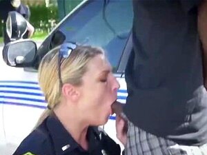 Аматерска мршава милф са малим сисама Xxx Ми смо