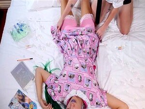 Girls Out West - Gekke Harige Lesbische Vinger Neuken En Spuiten