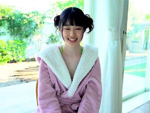 Kleine Titten-Süße Amateurin Reitet Auf Einem Schwanz Und Sie Liebt Es