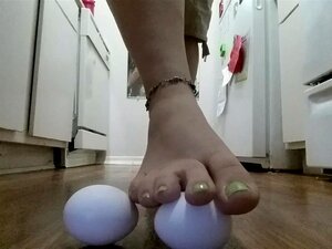 Egg Crush Racial Förnedring Trample