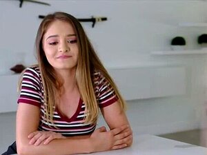 Upplev Den Ultimata Njutningen Med Vår Glada Stjärnfamilj Kön. Njut Av Vilda Begär Och Tillfredsställ Dina Krav. Missa Inte Detta Heta äventyr!