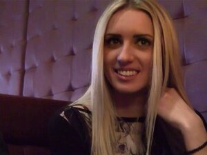 Sexy Blondine Wird Abgeholt Und Abgefickt Sexy Blondine Wird Abgeholt Und Abgefickt