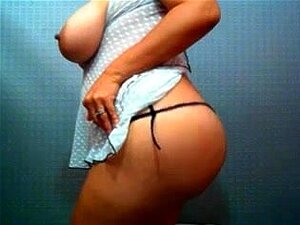 Liebe Diese Gal, Diese Babe Hat Ein Tolles Lächeln Und Eine Großartige Persönlichkeit, Eine Reihe Von Felsigen Großen Naturtitten Und Ein Gnädiges Tattoo, Oh Und Große Schönheit Wazoo