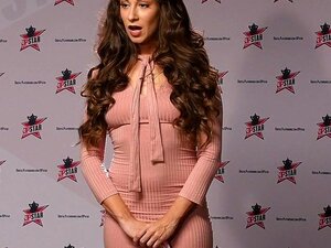 Ники Бенз & Тори Блек суде девојке пушење вештине у ДПСтар сезони 3 Еп4