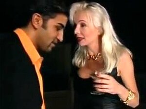 Helen Duval En Zenza Raggi, Sexy Sexy In Parijs, Een Geile Vrouw