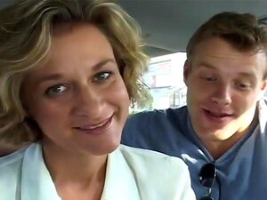 Старија плавуша МИЛФ узима два курца, неки типови се возе у потрази за акцијом са старијим женама, и посрећи им се ако налете на Бјанку. Након мало принуде, она прати момке назад у њихов стан и не губи време и пада на колена