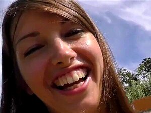 HUNT4K. Hunter Dobiva Priliku Razvaliti Mršavo Stvorenje U Parku