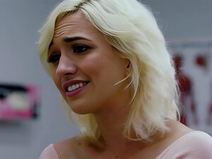 Vruća Mama Dana Vespoli I Eliza Jane Razgovaraju Jedna S Drugom, Seksi Elisa Jane Daje Danu Vespoli Slatki Poljubac, Dana Vespoli Obavija Svoje Slatke Usne Oko Mokre Mace Eliza Jane, Elisa Jane Odgovara U Naturi I Liže Slatku Macu Dana Vespoli.