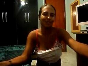 Brazilska Tinejdžerka Kurva Mrdala Je Guzom Za Mene Na Web Kameri, Moj Flert Webcam Chat Učinio Je Ovu Brazilsku Slatkicu Napaljenom, Pa Je Pristala Napraviti Privatni Plesni Show Za Mene