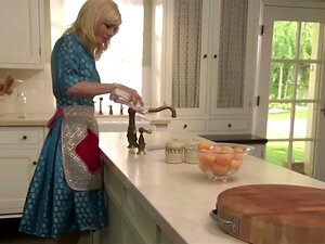 Ama De Casa Puta Perforada Gruesa Por Milkman (Holly Sampson)