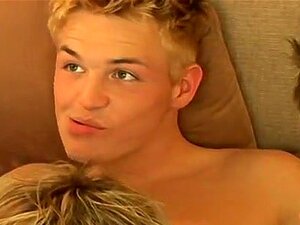 Geje W Seksie Na Uczelni Shane Dostaje Podwójną Penetrację!